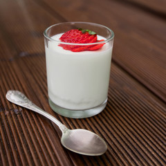 Yoghurt with strawberry