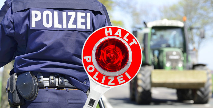 Blaulicht Polizei Blitzmarathon mit Landmaschine