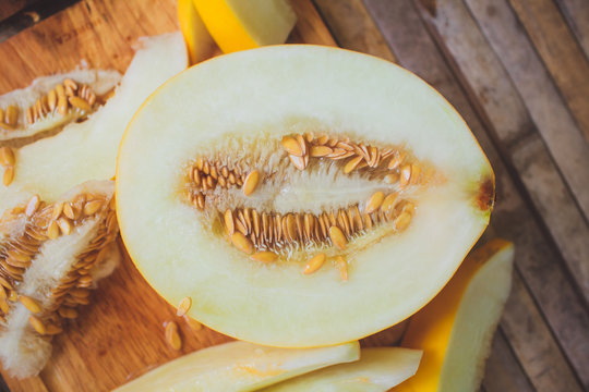 yellow melon Cantaloupe  slices