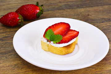 Bruschetta with Goat Cheese and Strawberry, Mint