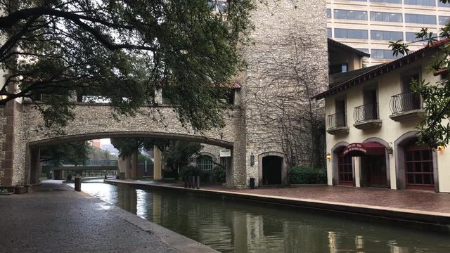 4K UltraHD The Mandalay Canal in Irving, Texas