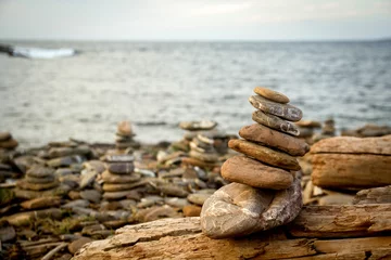 Keuken foto achterwand Cala Pregonda, Menorca Eiland, Spanje Stapel stenen in Cala Pregonda, Menorca