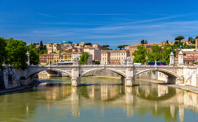 Fototapeta na wymiar Vittorio Emanuele II bridge in Rome