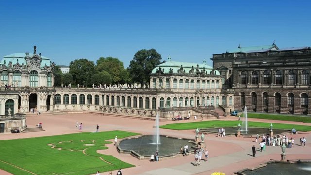  Zwinger palace, XVIII century - famous historic building  in Dresden