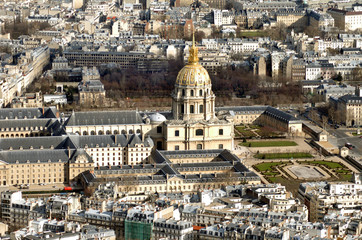 Fototapeta na wymiar Blick vom Eiffelturm auf den Invalidendom, Paris