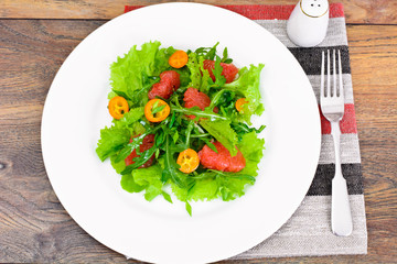 Juicy Fresh Green Salad of Lettuce, Arugula, Gapefruit and Kumqu