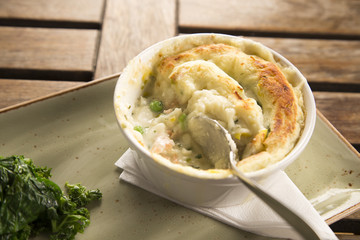 Fish pie with leek & cheddar mash  	
