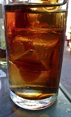Vaso de refresco con hielo