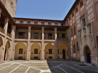 Patio de armas. Castillo de la Mota en Medina del Campo, Valladolid, España.	