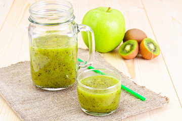 Kiwi and Apple Fresh Juice