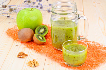 Kiwi and Apple Fresh Juice