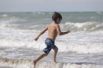 Disfrutando de las Olas del Mar 