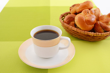 おいしそうなパンとコーヒー