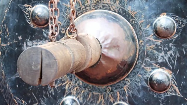 blow to the oriental gong