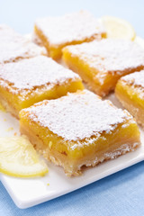 Dessert lemon bars