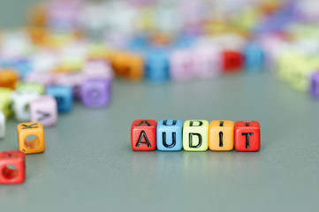 Audit word on dices