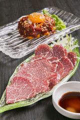 馬刺しとユッケ