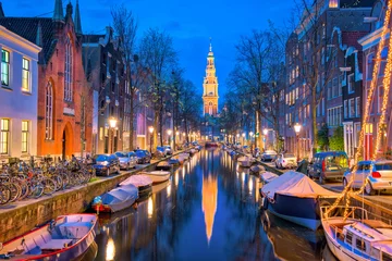 Poster Amsterdamse grachten met brug en typisch Nederlandse huizen in Netherl © orpheus26