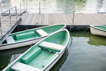 Obraz premium Boats at a pier
