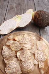 Fresh taro and taro chips