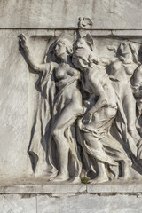 monument in the street 8