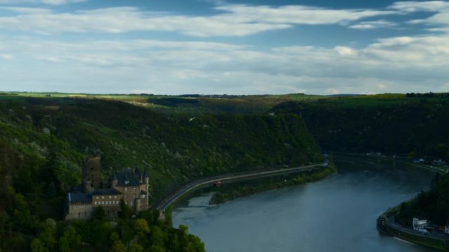 Zeitraffer - Ziehende Wolken &uuml;ber Burg Katz