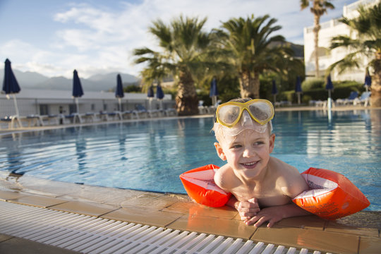 Boy in swimingpool