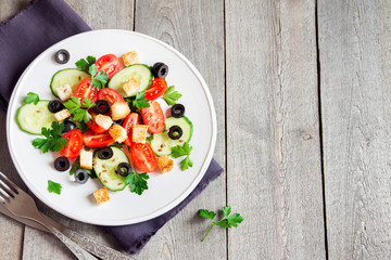 Vegetable salad with croutons