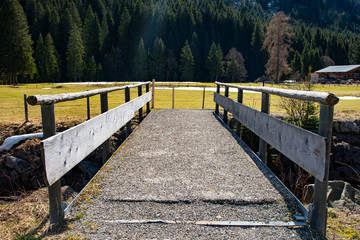 Obraz premium Small wooden bridge