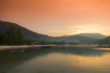 Fototapeta premium Beautiful seascape. Sunset on the sea. Thailand, Koh Phangan