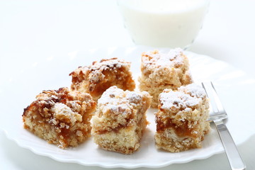 Torta con marmellata di albicocche