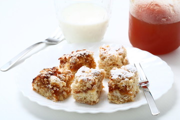 Torta con marmellata di albicocche