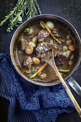 Boeuf Bourguignon in Kasserolle