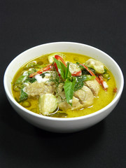  authentic thai food - kaeng kiaw wan gai - thai green curry with chicken