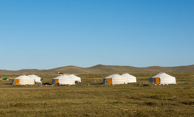 Camp de Yourtes traditionnelles en Mongolie