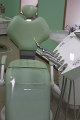 Стоматологические инструменты, сверла, кресло