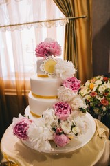 A beautiful wedding cake