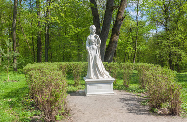 UKRAINE, BELAYA TSERKOV : Sculptural portrait of Alexandra Brani