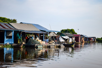 Naklejka premium Floating village houses near Siem Reap in Cambodia 