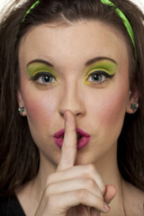 Naklejka premium 80's girl hushing