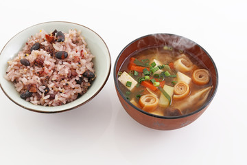 おいしそうなご飯と味噌汁