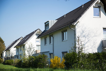 Fototapeta na wymiar freistehendes Einfamilienhaus, Deutschland