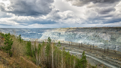 Obraz premium карьер по добыче полезных ископаемых в Асбесте Россия