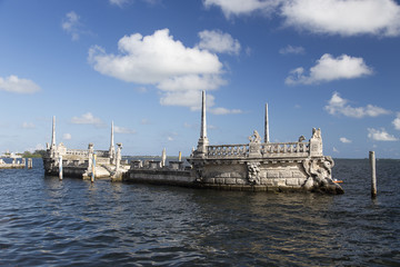 Obraz premium Stone barge at the Vizcaya Museum and Gardens