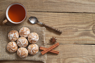 Fototapeta na wymiar Tea with gingerbreads