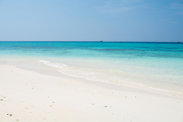 Fototapeta na wymiar Tropical sea beach in summer season