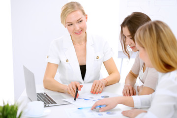 Obraz premium Group of business people at meeting in office