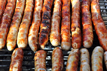 Goethestadt Weimar - leckere Thüringer Bratwürste auf dem Holzkohlegrill 