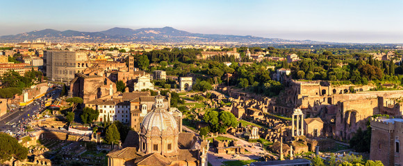 Obraz premium View of Forum Romanum with Colosseum