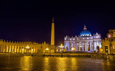 Obraz na płótnie Canvas View of St. Peter's Square in Vatican City